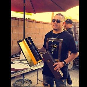 Meet your Posher, Manuel